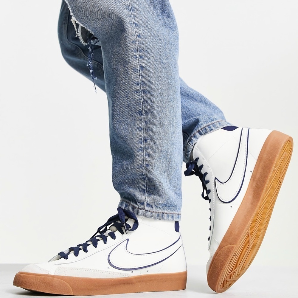 Nike Blazer Mid sneakers in Off-white & Navy Size 8